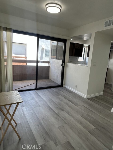 Building Photo - 400 S Garfield Ave