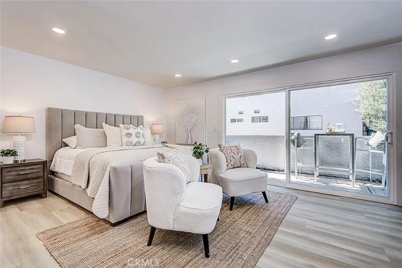 Building Photo - 858 1st St