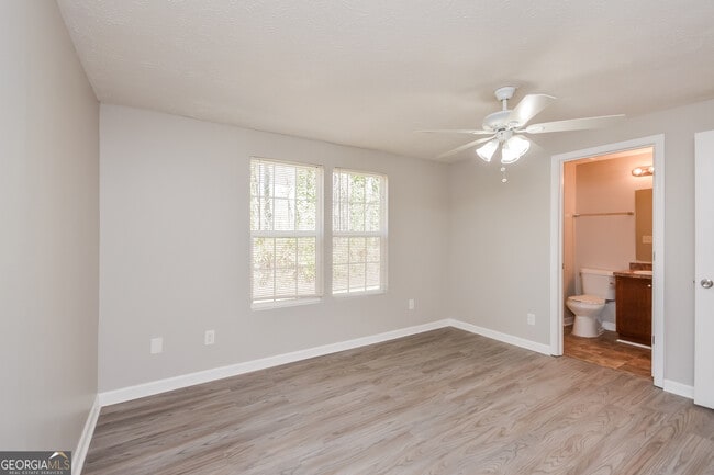 Building Photo - 5176 Martins Crossing Rd