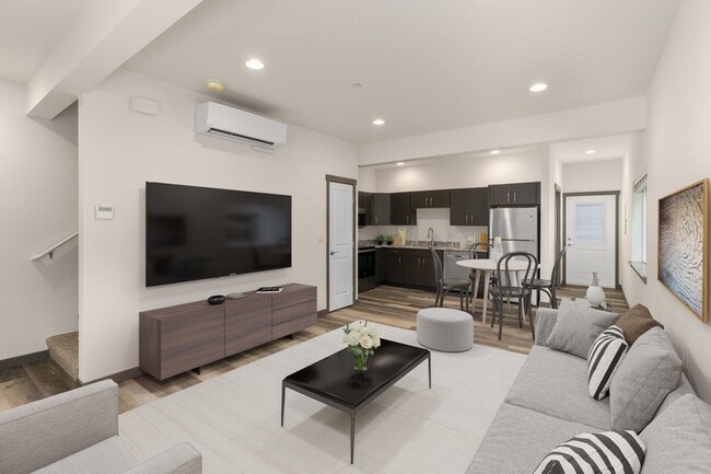 Building Photo - Beautiful Spacious Two Bedroom Townhouse i...