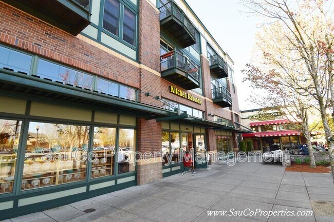 Building Photo - 1425 NE 61st Ave