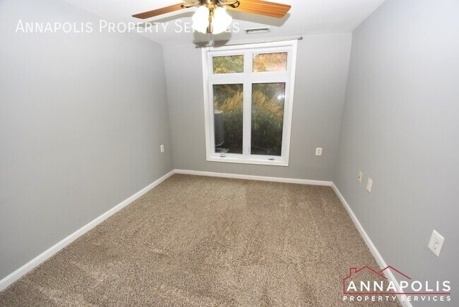Building Photo - 1121 Lake Heron Dr