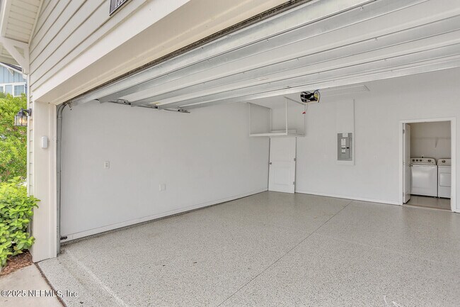 Building Photo - 133 Leeward Island Dr