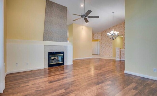 Building Photo - 8164 Sedona Sunset Dr