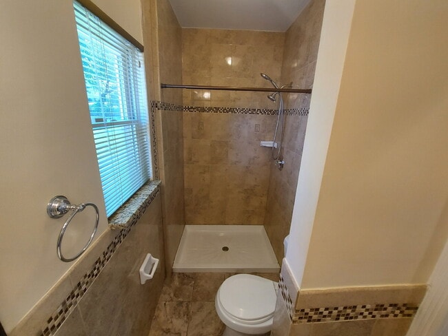 Building Photo - "Charming 1-Bed Oasis with 2 Full Baths in Fairmount Heights – 828 Sq Ft of Comfort!"