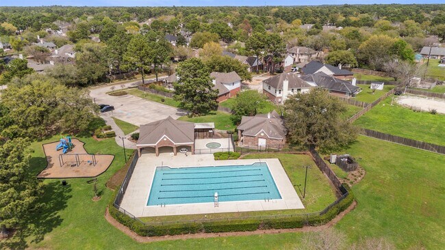 Building Photo - 17102 Mountain Crest Dr