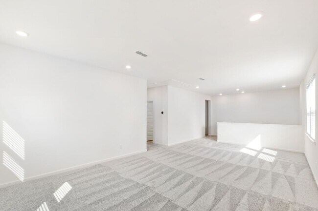 Building Photo - Rolesville Gem: Elegant 5-Bedroom Home wit...