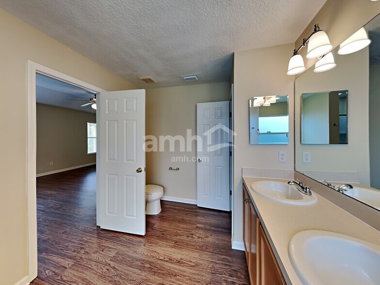 Building Photo - 76251 Long Pond Loop