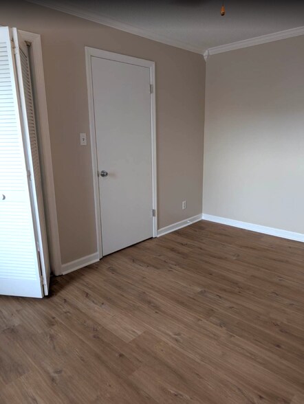 Building Photo - 2145 Westmead Dr SW