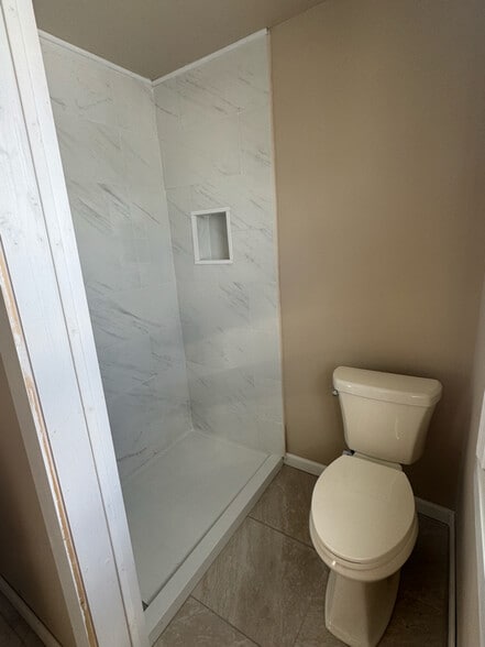 Building Photo - 517 Genet St