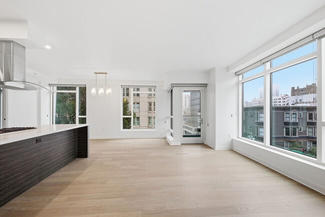 Building Photo - 1688 Pine St