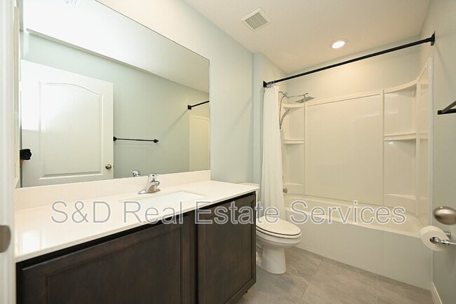 Building Photo - 1563 Swan Lake Cir