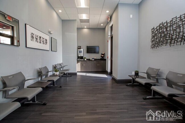 Building Photo - 2310 Pine Valley Wy