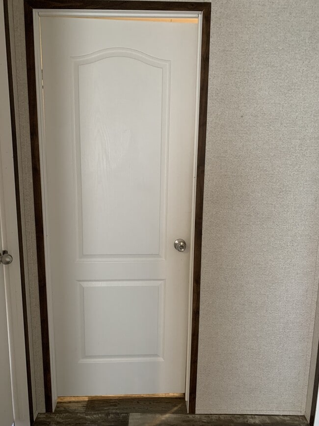 Building Photo - 100 Bristol St