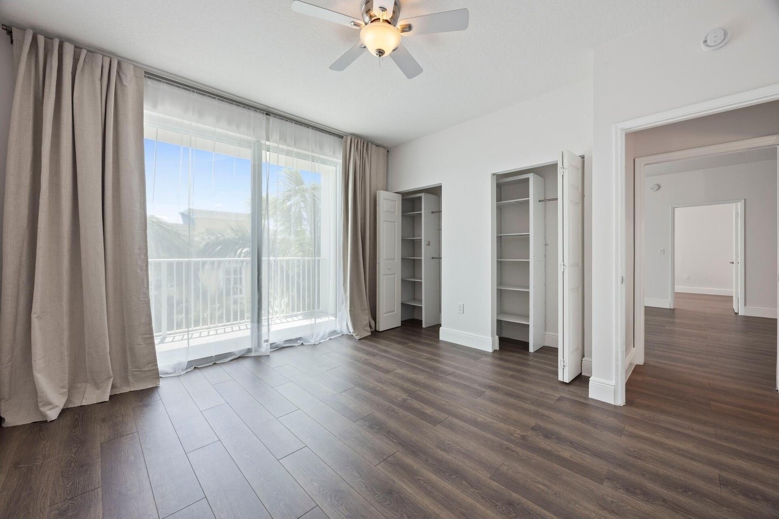 Building Photo - 804 E Windward Way