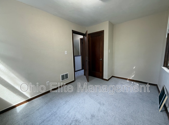Building Photo - 1753 E Frankfort St
