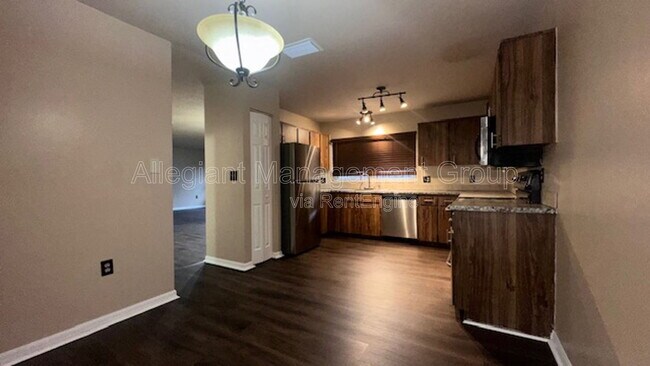 Building Photo - 507 Hunter Cir