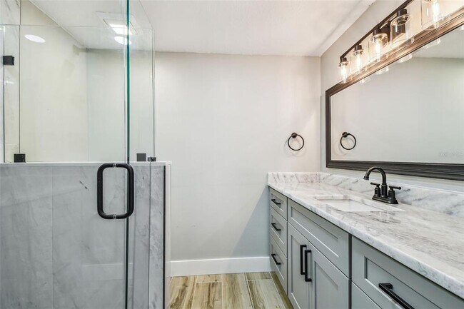 Building Photo - 13909 Berkowitz Ave