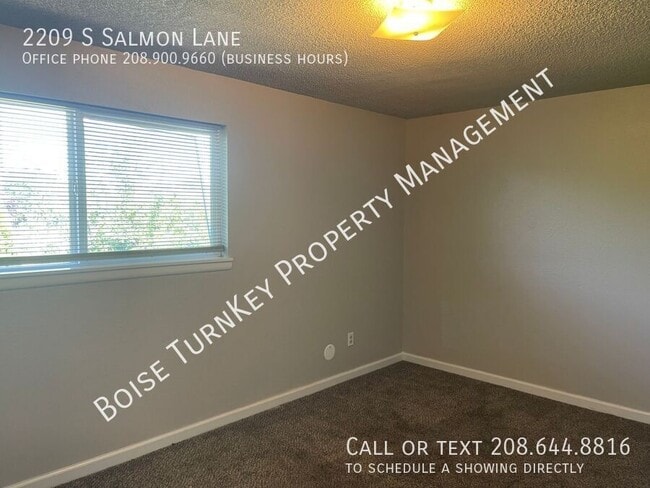 Building Photo - 2209 S Salmon Ln