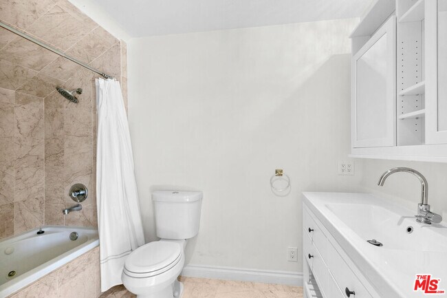 Building Photo - 5958 Busch Dr