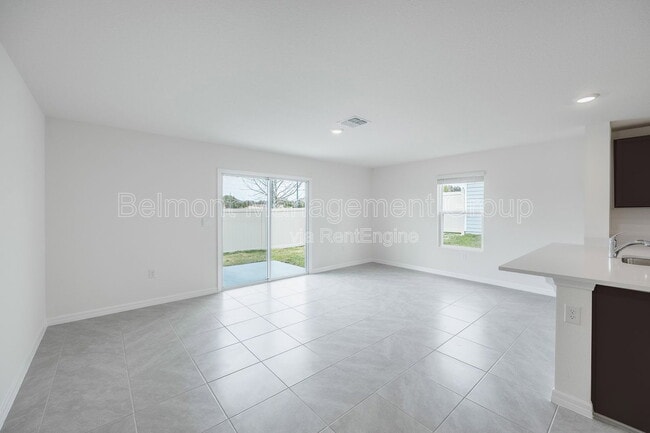 Building Photo - 6676 SW 81st Lp