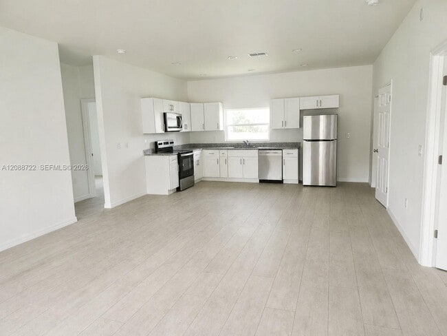 Building Photo - 608 Kleinart Dr