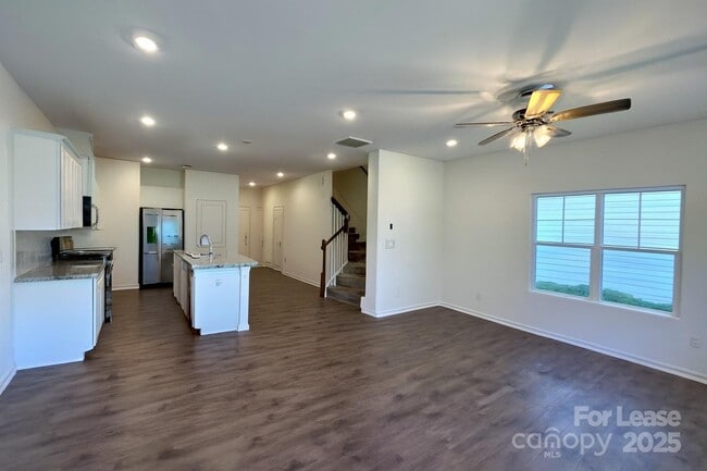 Building Photo - 2841 Yeager Dr NW