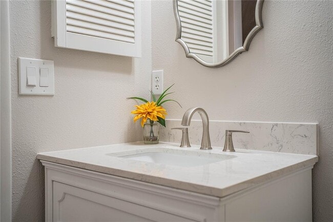 Building Photo - 4315 Creekwood Ln