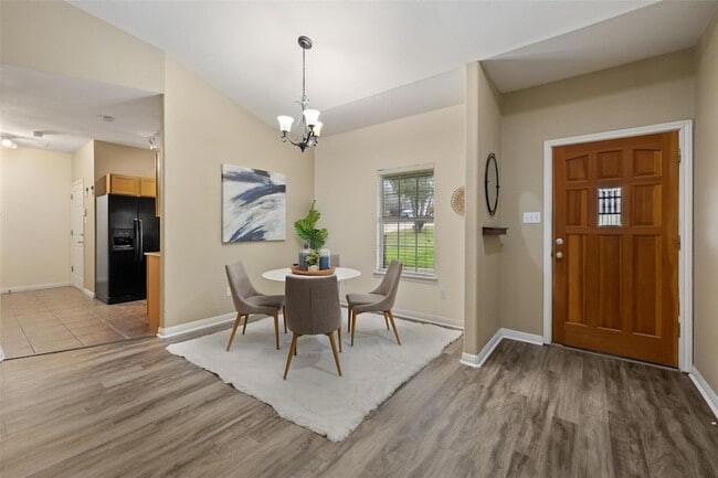 Building Photo - 1301 S Quinlan Park Rd