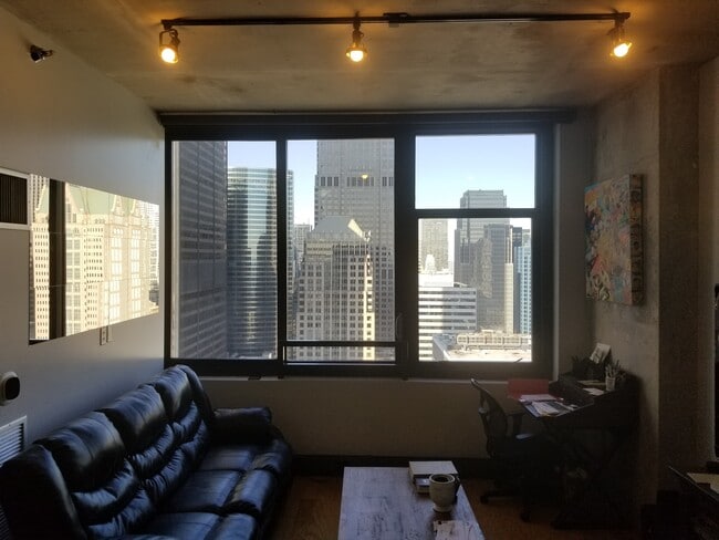 Building Photo - 235 W Van Buren St