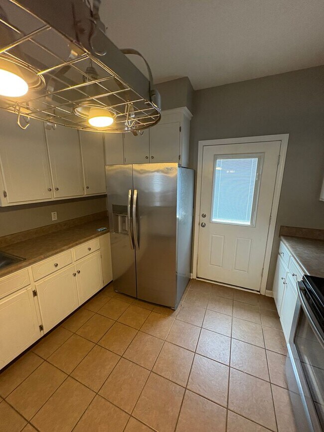 Building Photo - 218 Wakefield Way