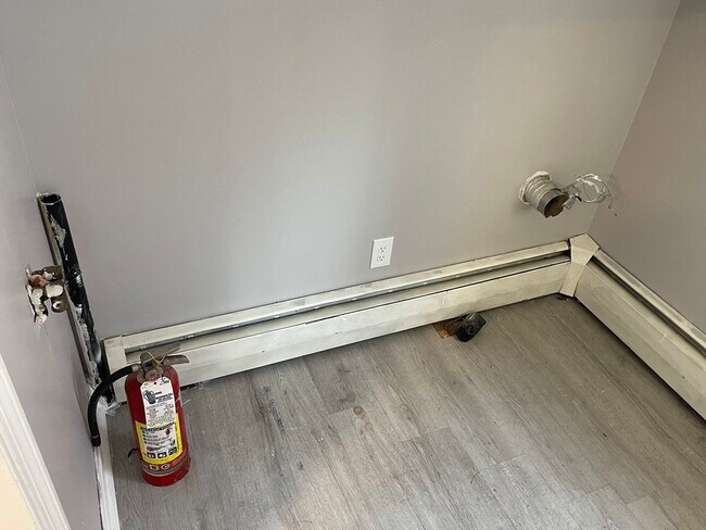 Building Photo - 117 Marshall St