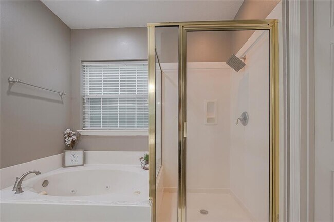 Building Photo - 9072 Grand Lake Estates Dr