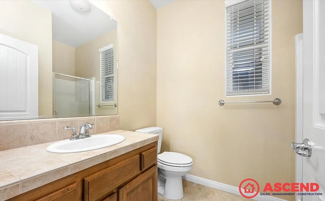 Building Photo - 5 Bedroom | 3 Bathroom House — Bakersfield (93314)