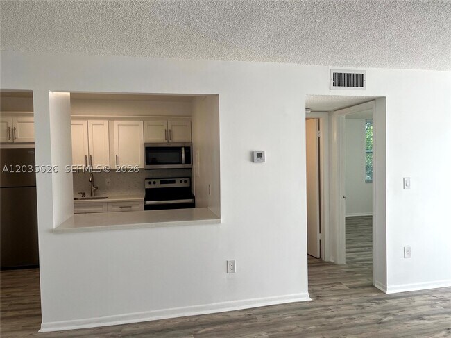 Building Photo - 802 NW 87th Ave