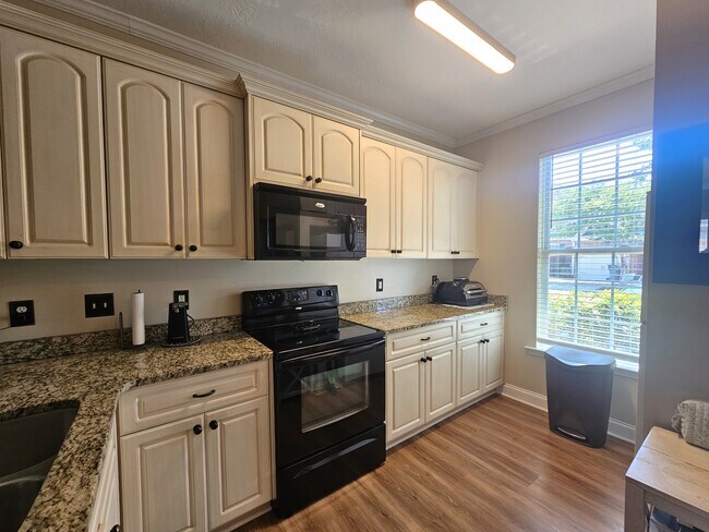 Building Photo - 1413 Leigh Ct