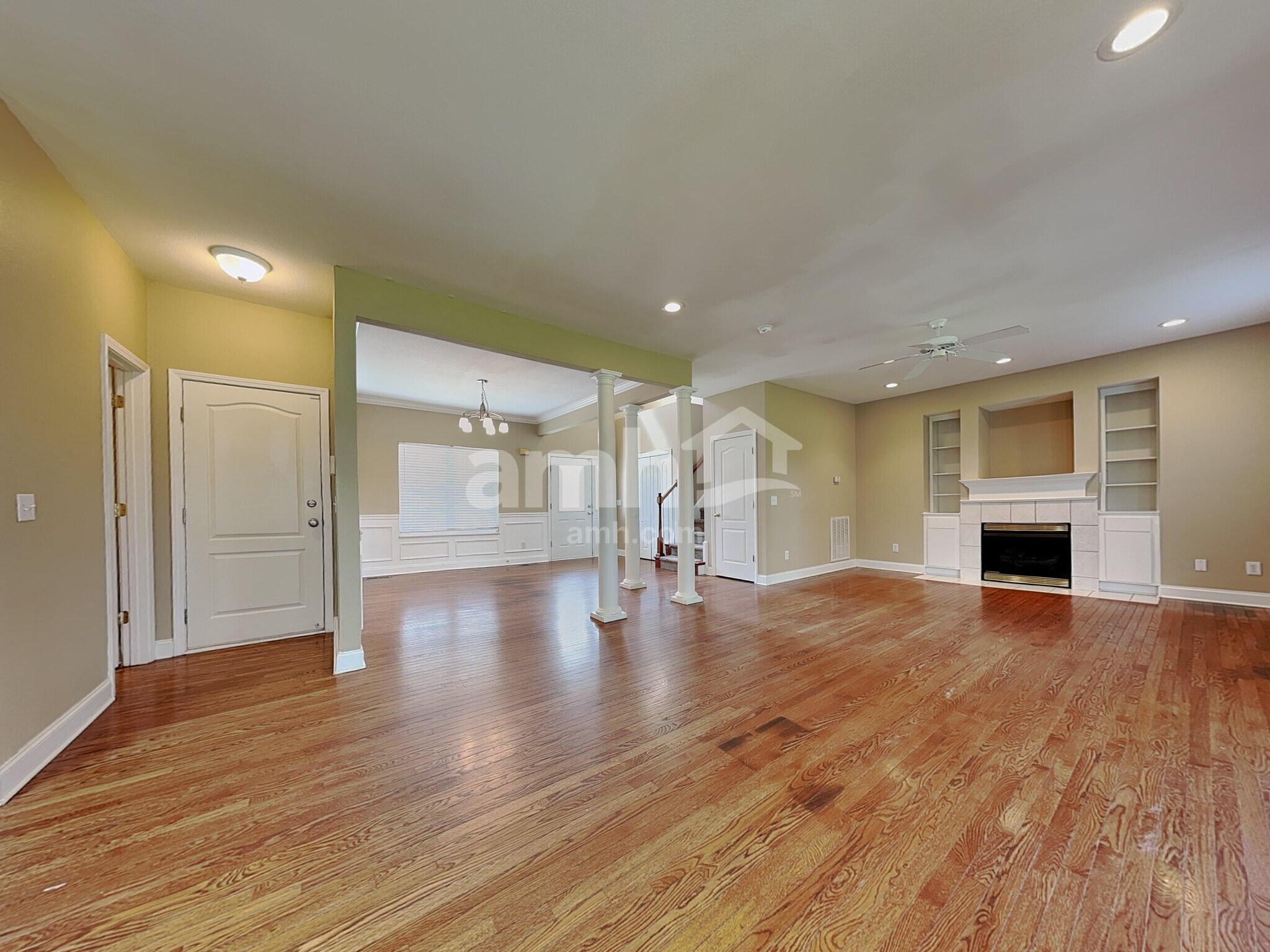 Building Photo - 4635 Aylesbury Dr