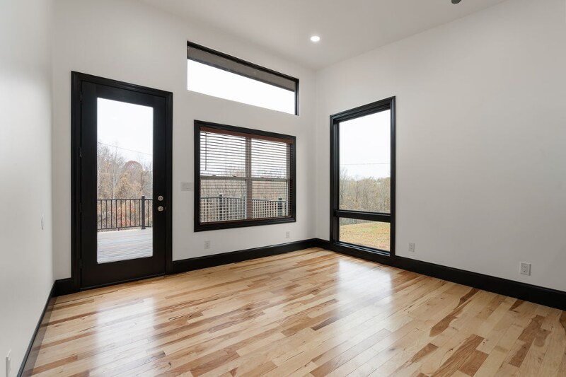 Building Photo - 92 Riverside Dr