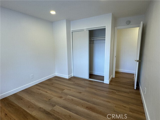 Building Photo - 213 N Royal Pl