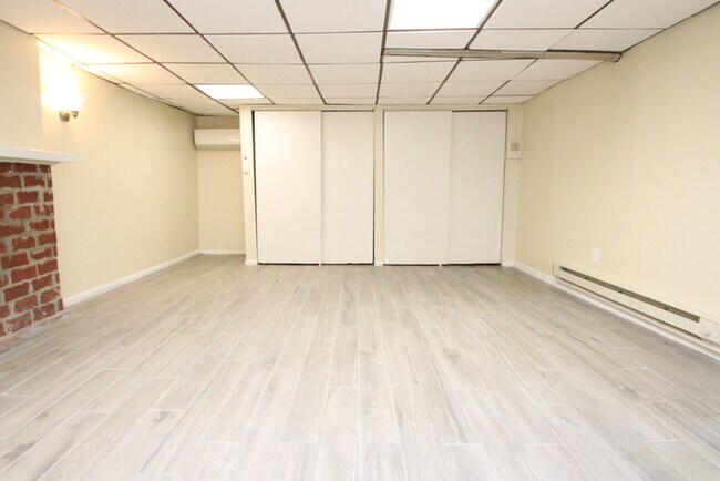 Building Photo - 13th & Pine, Washington Sq West, Bright 1B...