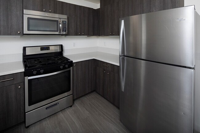 Building Photo - Modern Ocean Beach 1 Bed/1 Bath Apartment ...