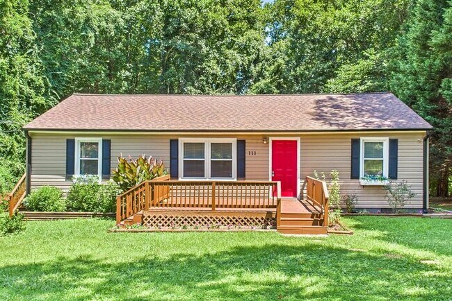 Building Photo - Charming Ranch Home with Bonus Studio & Ou...