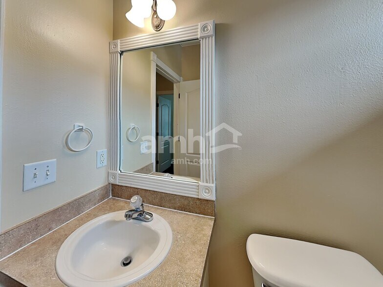 Building Photo - 4812 Sky Blue Dr