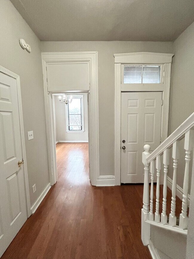 Building Photo - 2300 S 9th St