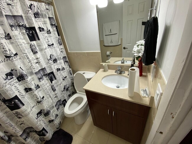 Building Photo - 10934 SW 146th Ave