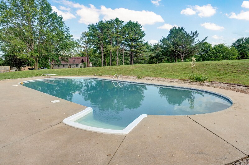 Building Photo - 5021 S Farm Rd 137