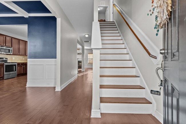 Building Photo - **SHOWINGS UNAVAILABLE UNTIL AUGUST 1ST!!!**