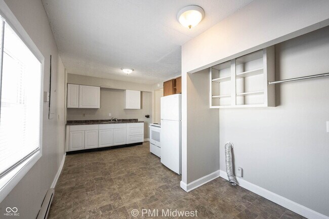 Building Photo - 4881 300W