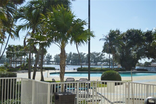 Building Photo - 2451 Brickell Ave