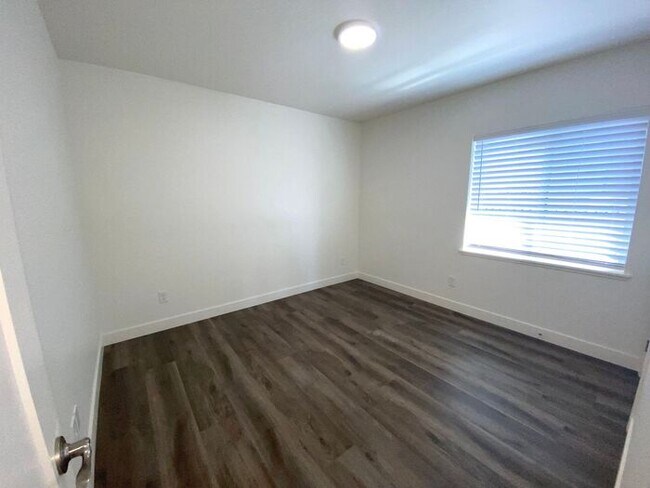 Building Photo - Northwest Reno House - Like New! 3 Bedroom...